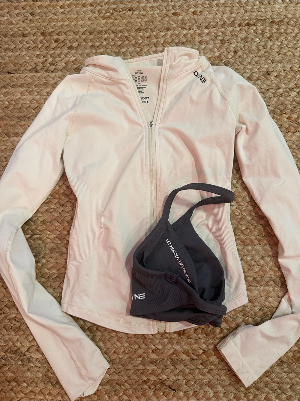 Bundle Dfyne Zip-Up Hoodie and sports bra